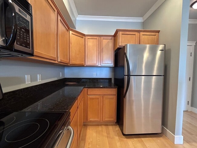 Building Photo - 1 Bed, 1 Bath Condo with Bellingham Bay View and parking garage