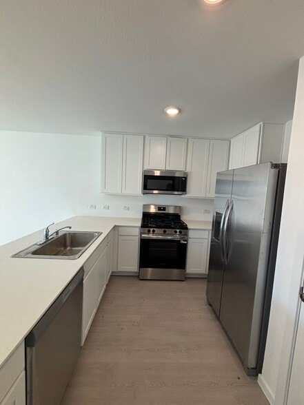 Building Photo - 15004 Rangeland Rd
