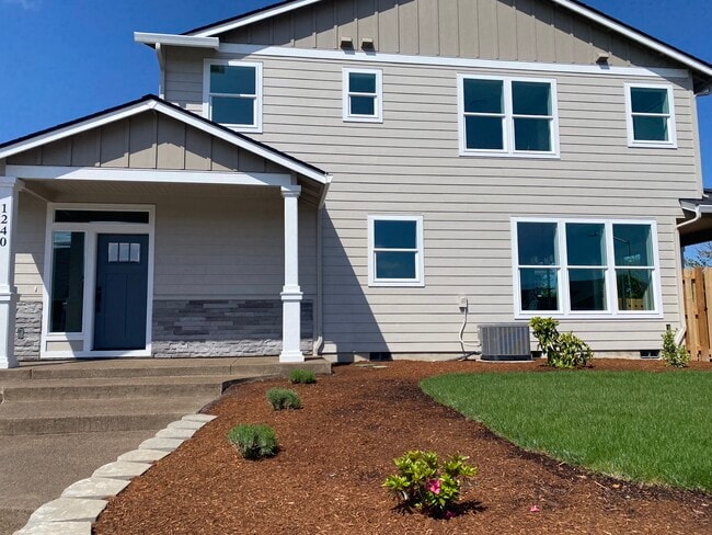 Building Photo - 1242 S 11th St