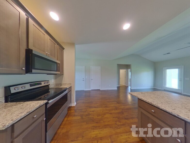 Building Photo - 820 Ellyson Dr