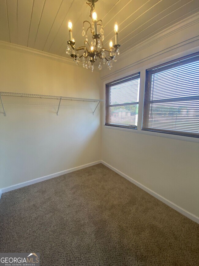 Building Photo - 297 Macon Ave