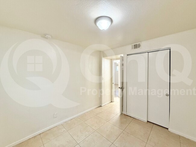 Building Photo - 325 S Pioneer