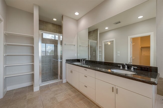 Building Photo - 4305 Eigel St