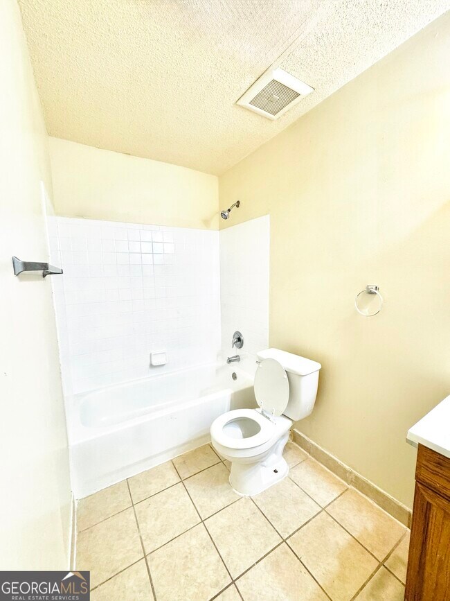 Building Photo - 4755 Yates Rd