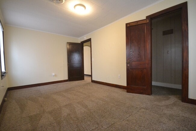 Building Photo - 2 Bed 1 Bath 900 SQFT Home in Bolivar!