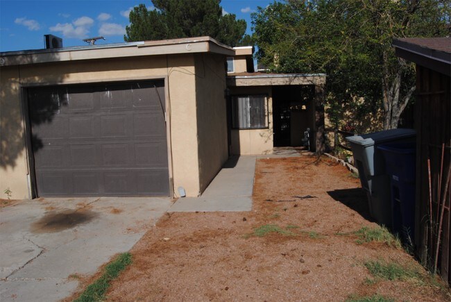 Building Photo - 5500 Oakbriar Cir