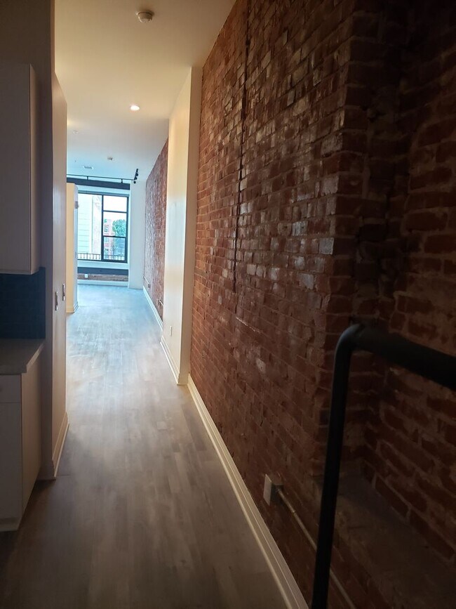 Building Photo - Promenade 151 - Work-Live