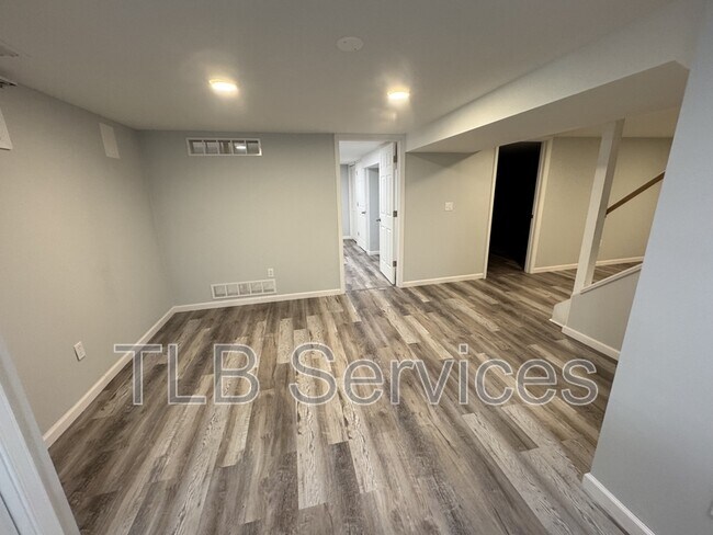 Building Photo - 542 Montdale Rd