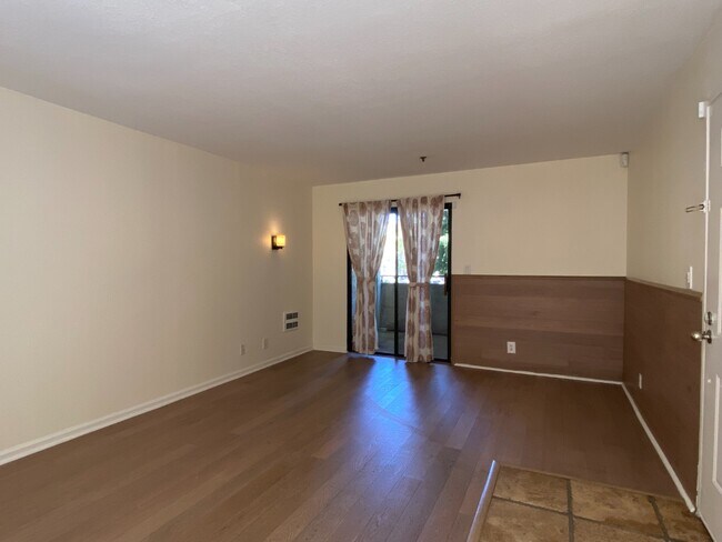 Building Photo - Spacious 1-Bedroom Condo in Prime Sunnyvale Location
