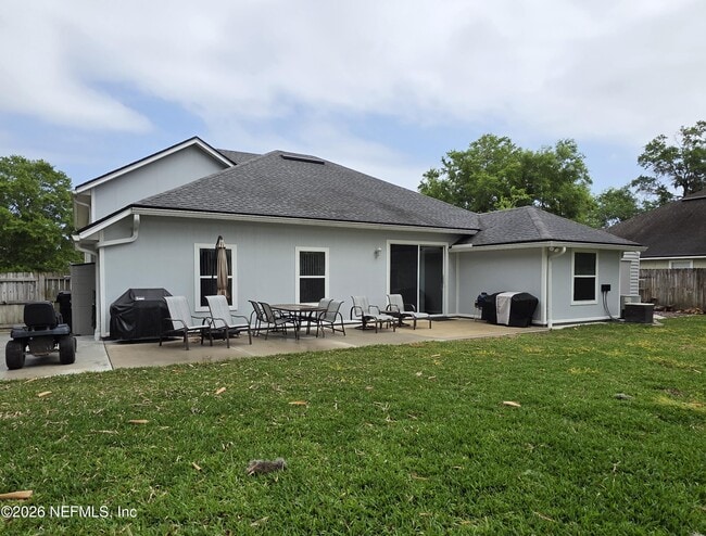 Building Photo - 86088 Meadowridge Ct