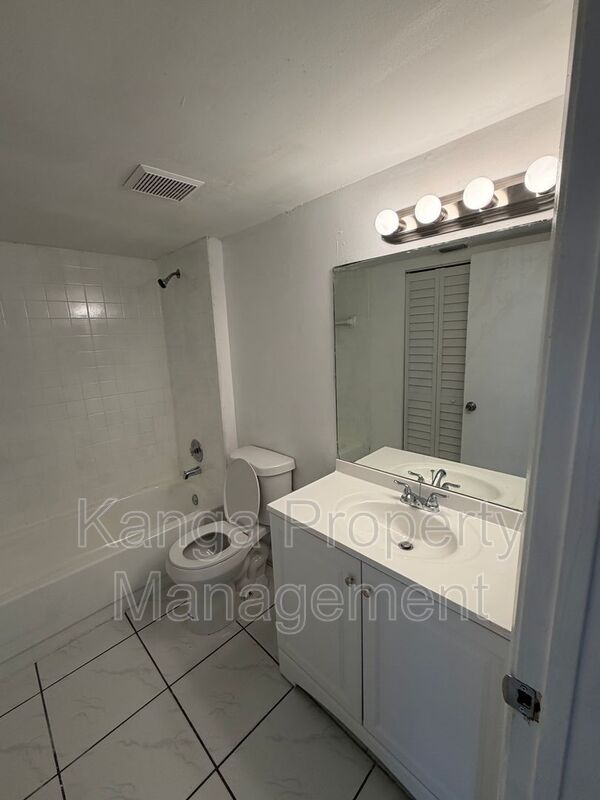 Building Photo - 11441 NW 35th St