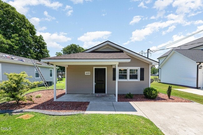 Building Photo - 409 S Center St