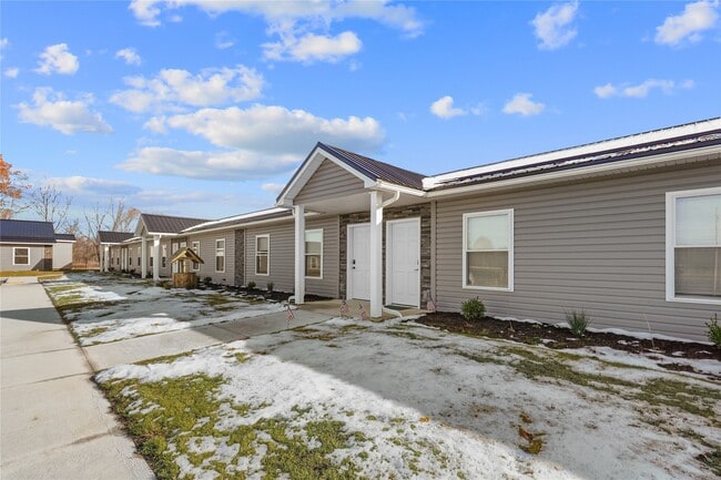 Building Photo - 423 W 3rd St