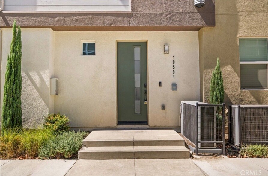 Building Photo - 10591 Huxley Dr
