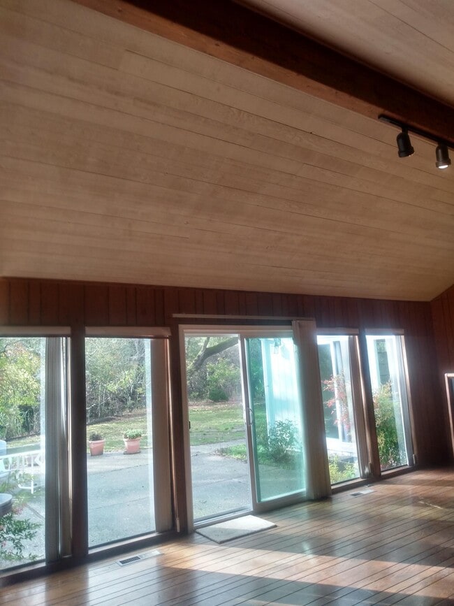 Building Photo - 138 Virginia Ct