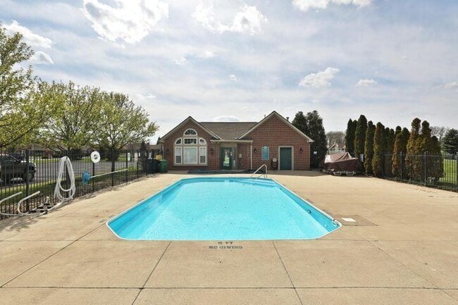 Building Photo - 8081 Crane's Crossing Dr