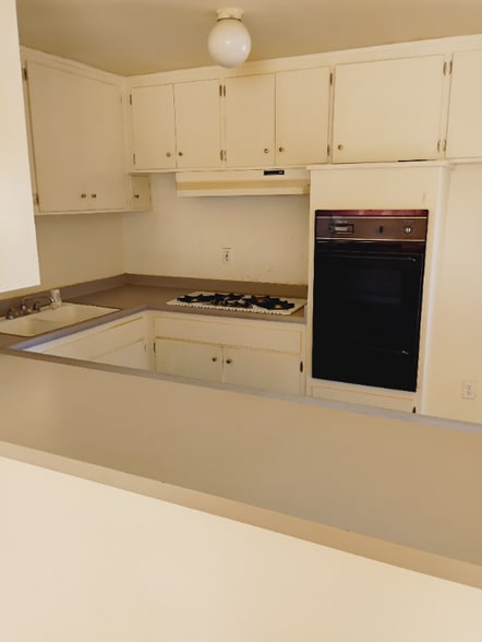 Building Photo - 2937 S Orange Dr