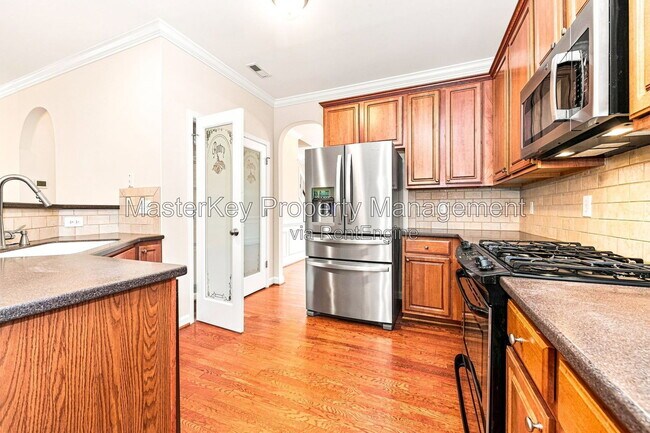Building Photo - 725 Keystone Park Dr