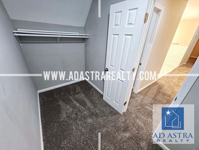 Building Photo - Beautiful 3 Bed 2 Bath Brick Home in KCMO!...