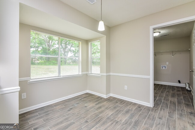 Building Photo - 3717 Paddington Trail