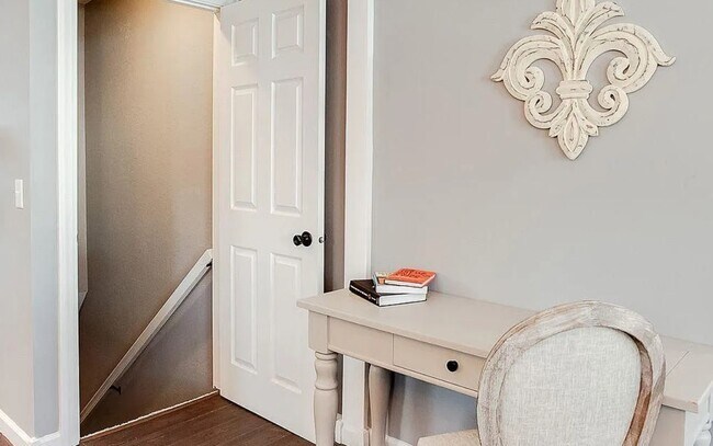 Building Photo - FABULOUS HOUSE FOR RENT