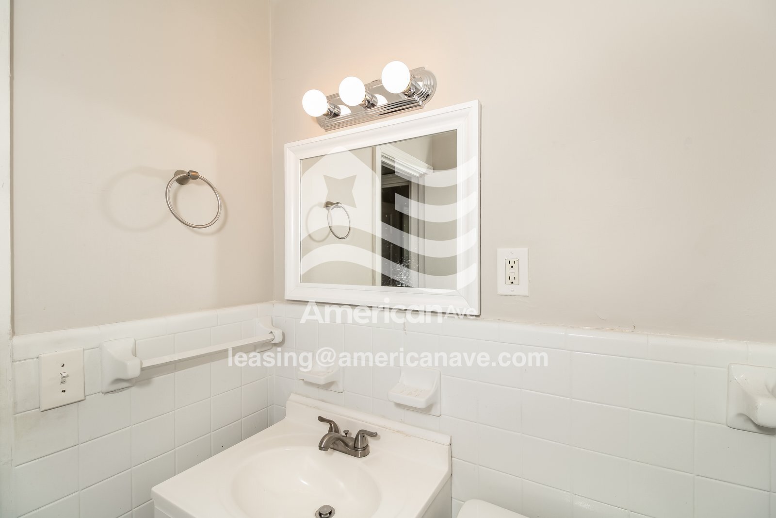 Building Photo - 30 Burdock Cir