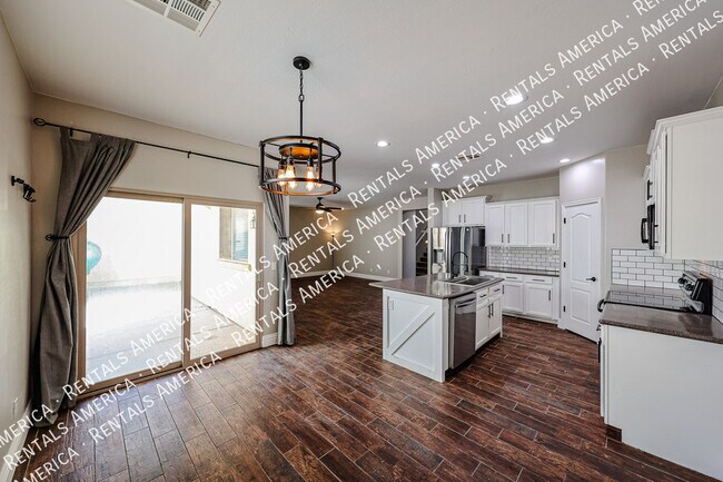 Building Photo - 7223 N 73rd Dr