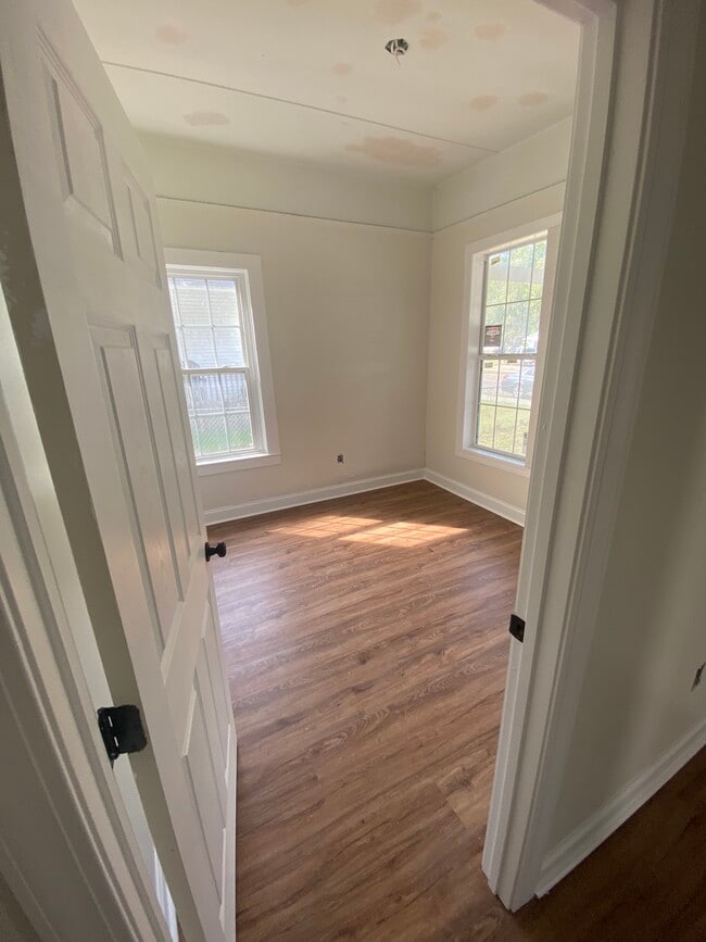 Building Photo - 114 N Missouri St