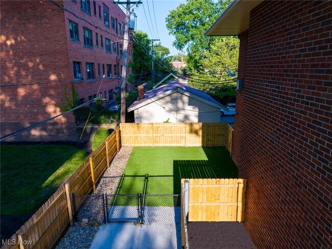 Building Photo - 10530 Clifton Blvd