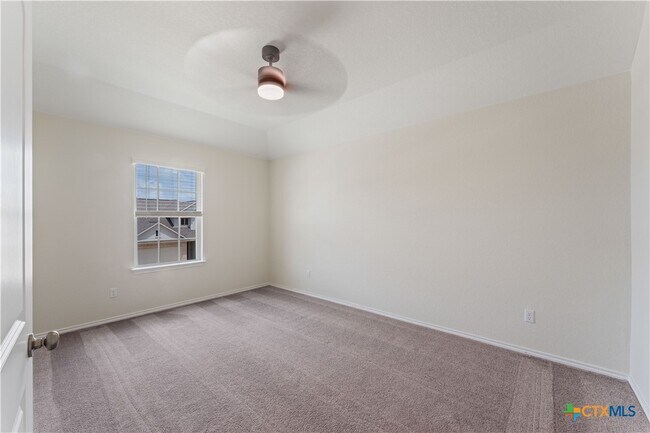 Building Photo - 942 Blue Violet