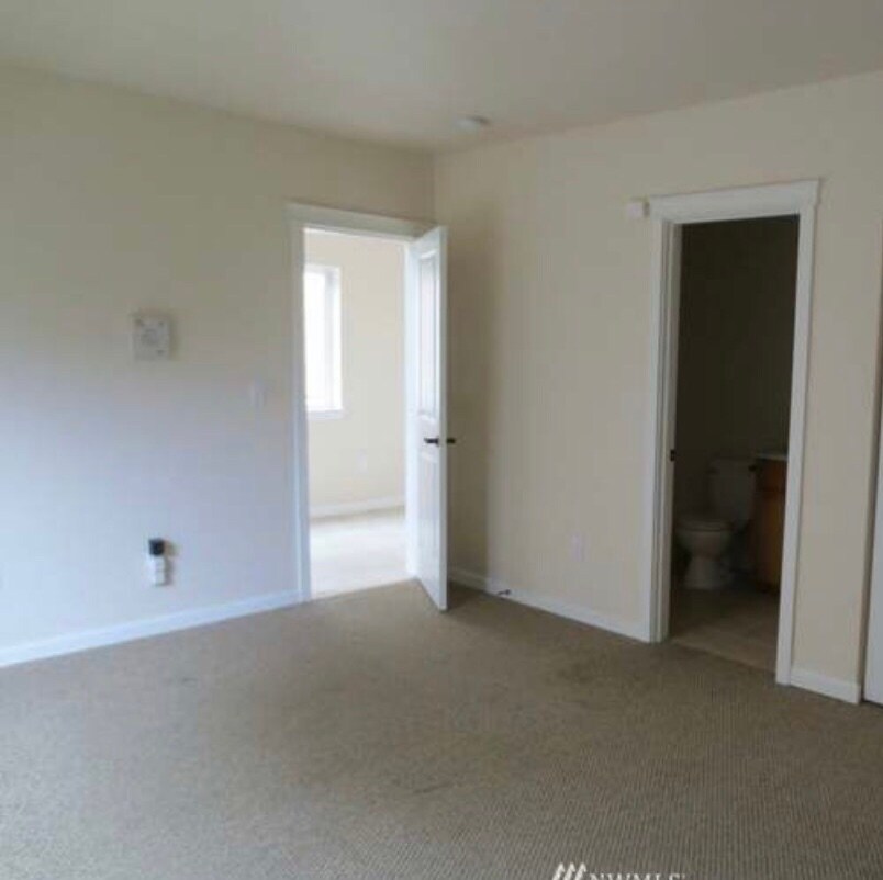 Building Photo - 11118 Paine Field Way