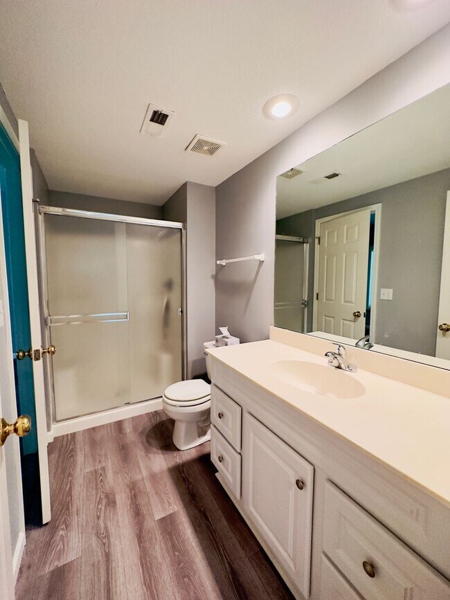 Building Photo - {6411} Enchanted Lake Estates + Updated Kitchen, Fresh Paint Throughout +  Main Floor Primary Bed...