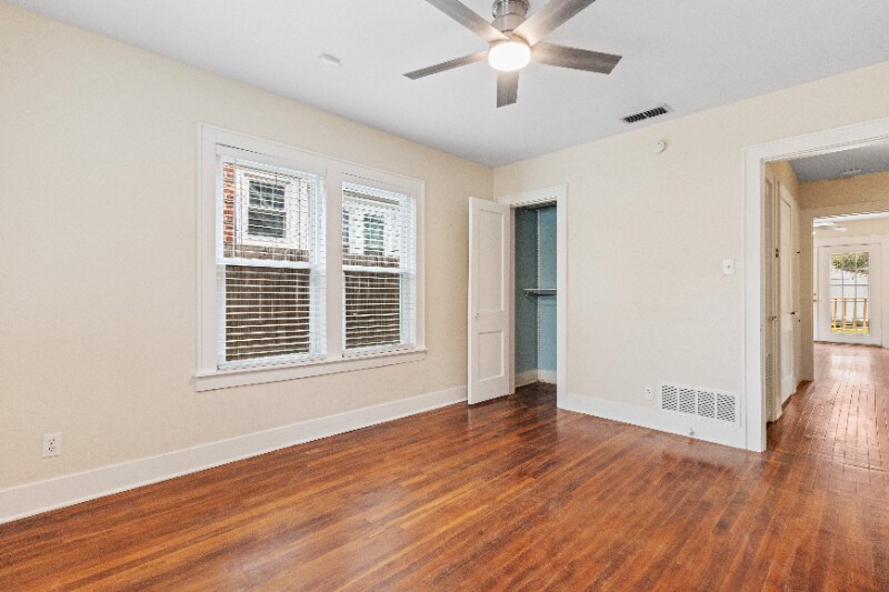 Building Photo - 315 E 1st St