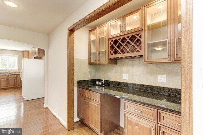 Building Photo - 11821 Charen Ln