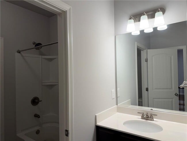 Building Photo - 7811 Silk Tree Pointe