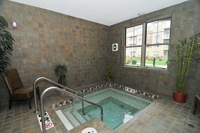 Building Photo - 4130 S Lake Dr