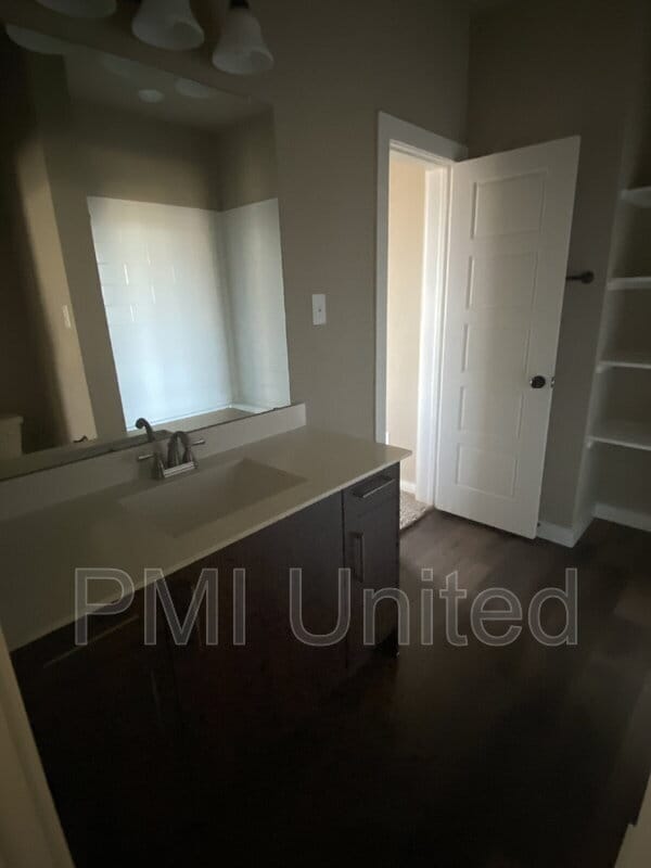 Building Photo - 655 Harvest Moon Dr