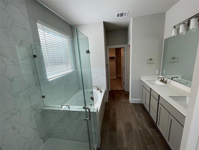 Building Photo - 8412 Cottage Rose Dr