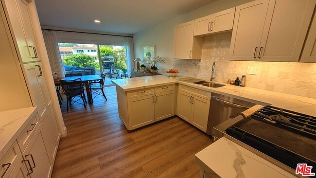 Building Photo - 2129 Vista Laredo