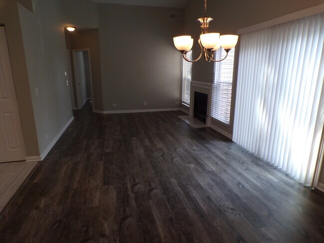 Building Photo - 1053 Woodhill Ct