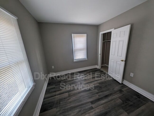 Building Photo - 1047 Lexington Ave