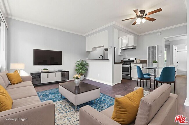 Primary Photo - 5555 Carlton Way