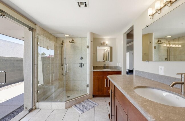 Building Photo - 8101 E Del Timbre Dr