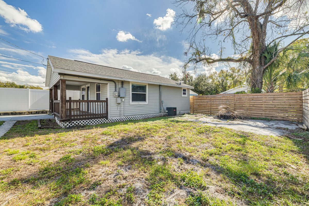 Building Photo - 106 W Haya St