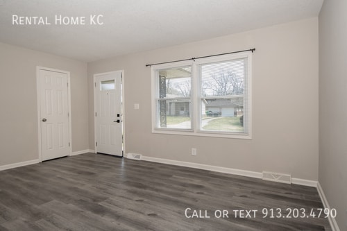 Building Photo - 942 S 57th St