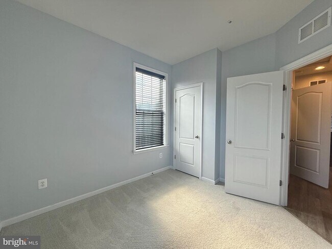 Building Photo - 4721 Six Forks Dr
