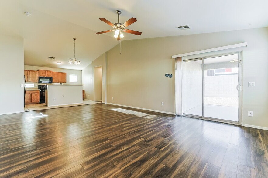 Building Photo - 11457 W Rio Vista Ln