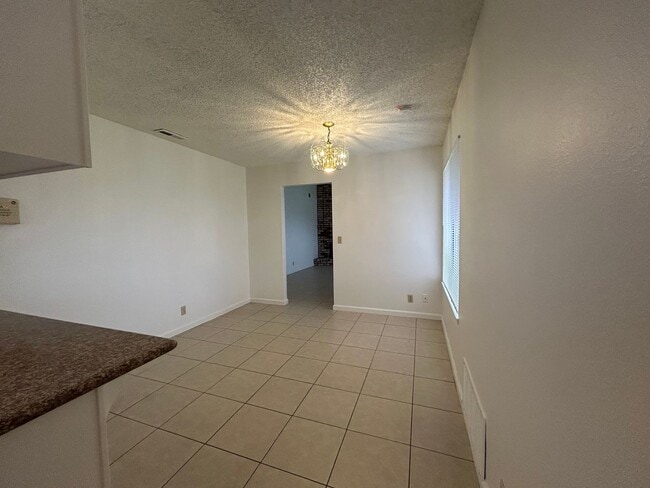 Building Photo - Lovely 3-Bedroom, 2-Bath Home with Spacious Backyard