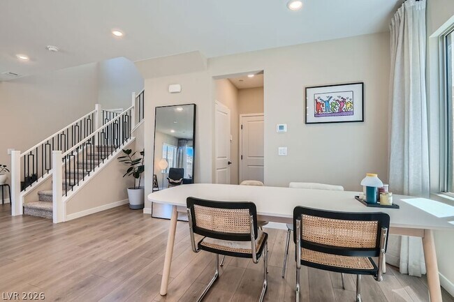 Building Photo - 11604 Desert Hollow Avenue