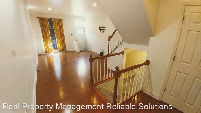 Building Photo - 3 br, 2.5 bath House - 120 N Milton Avenue